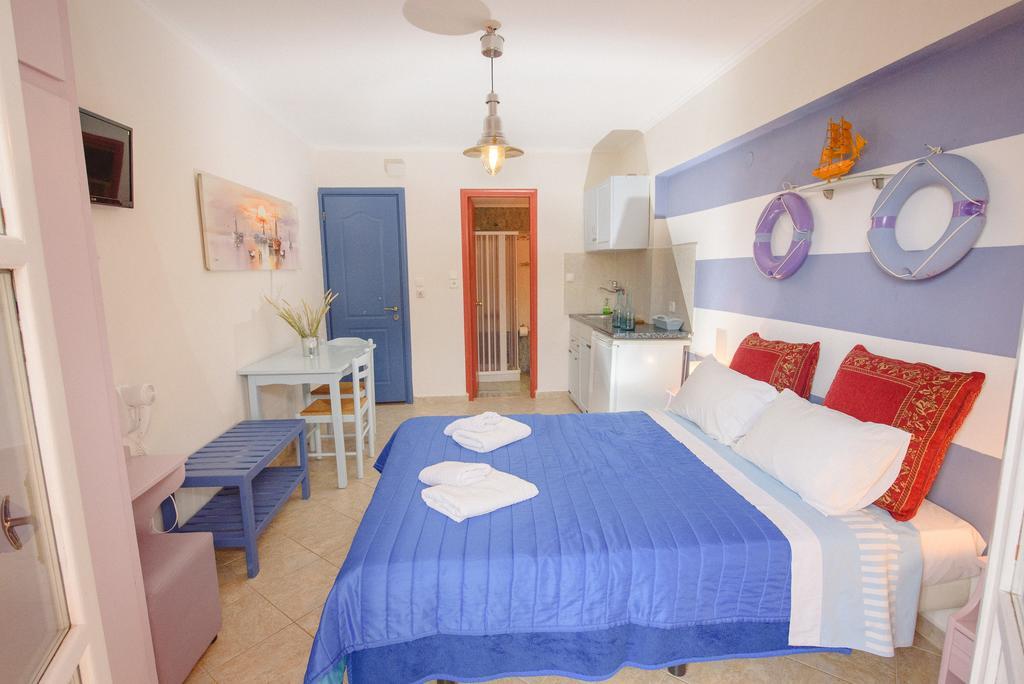 Maria Studios Poros Town Extérieur photo