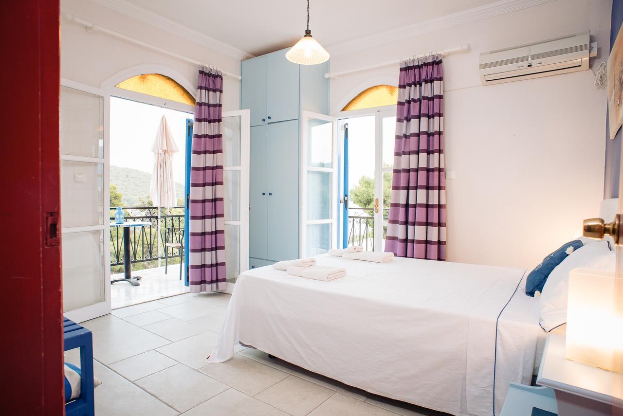 Maria Studios Poros Town Extérieur photo